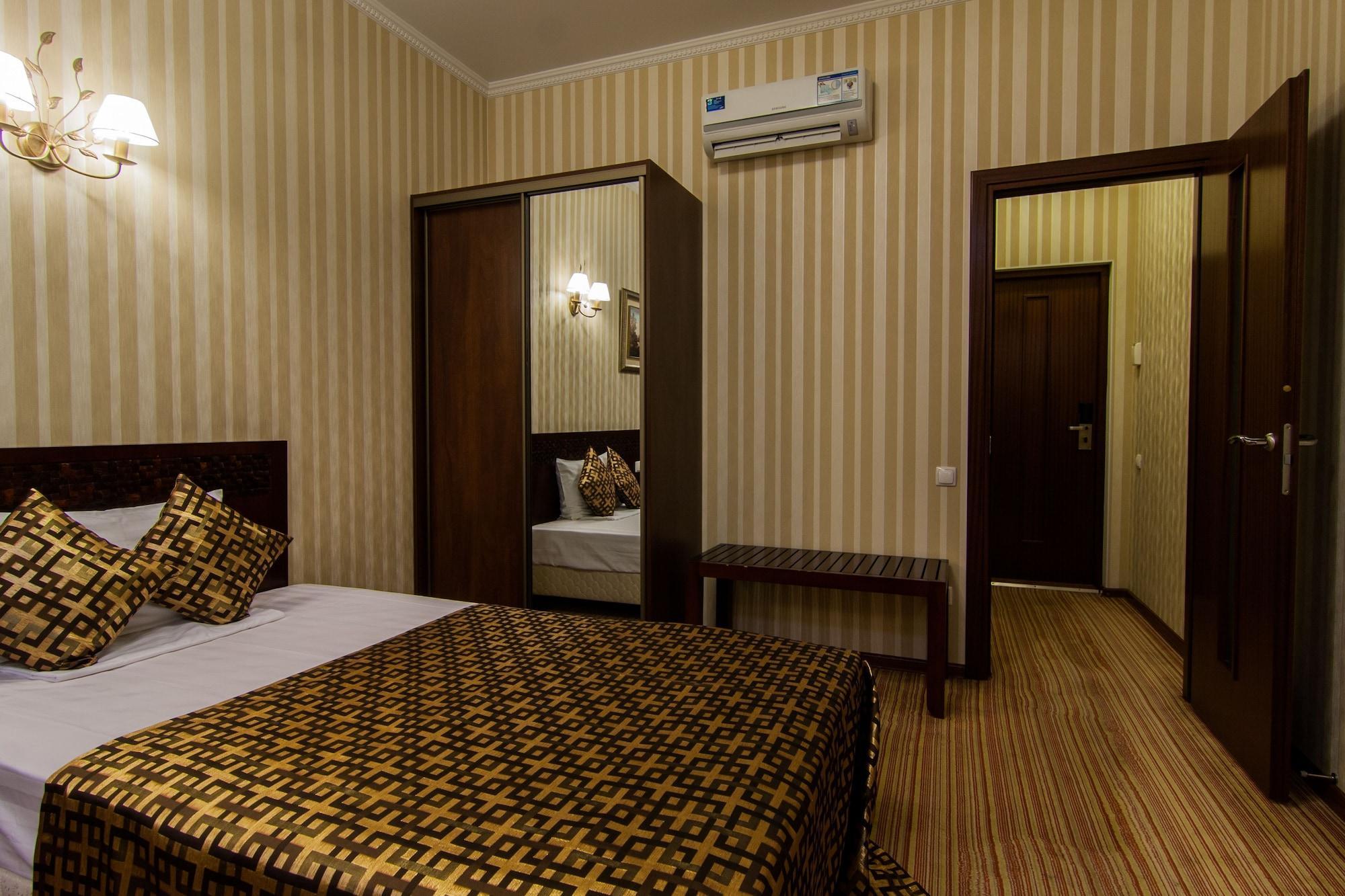 Klassik Hotel Kisinyov Kültér fotó