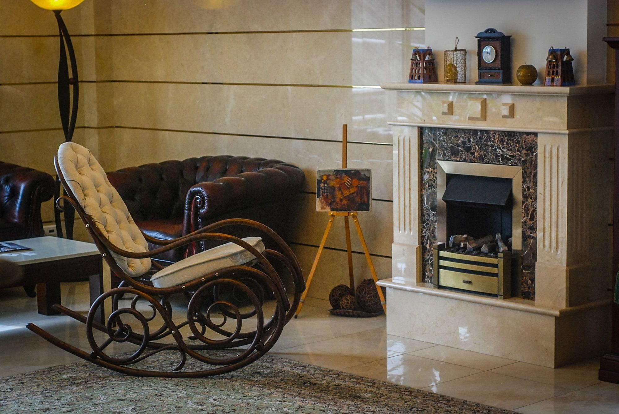 Klassik Hotel Kisinyov Kültér fotó