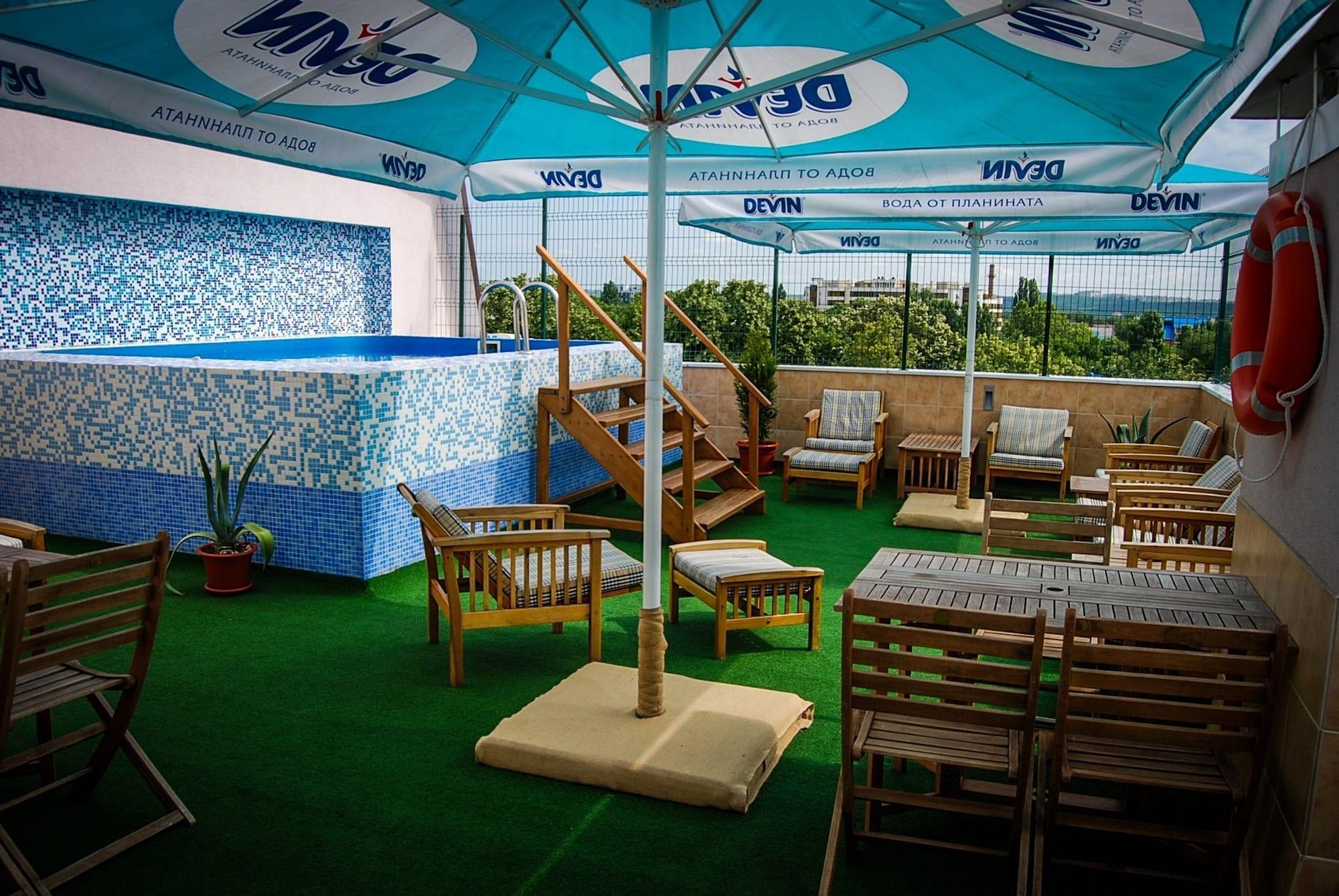 Klassik Hotel Kisinyov Kültér fotó