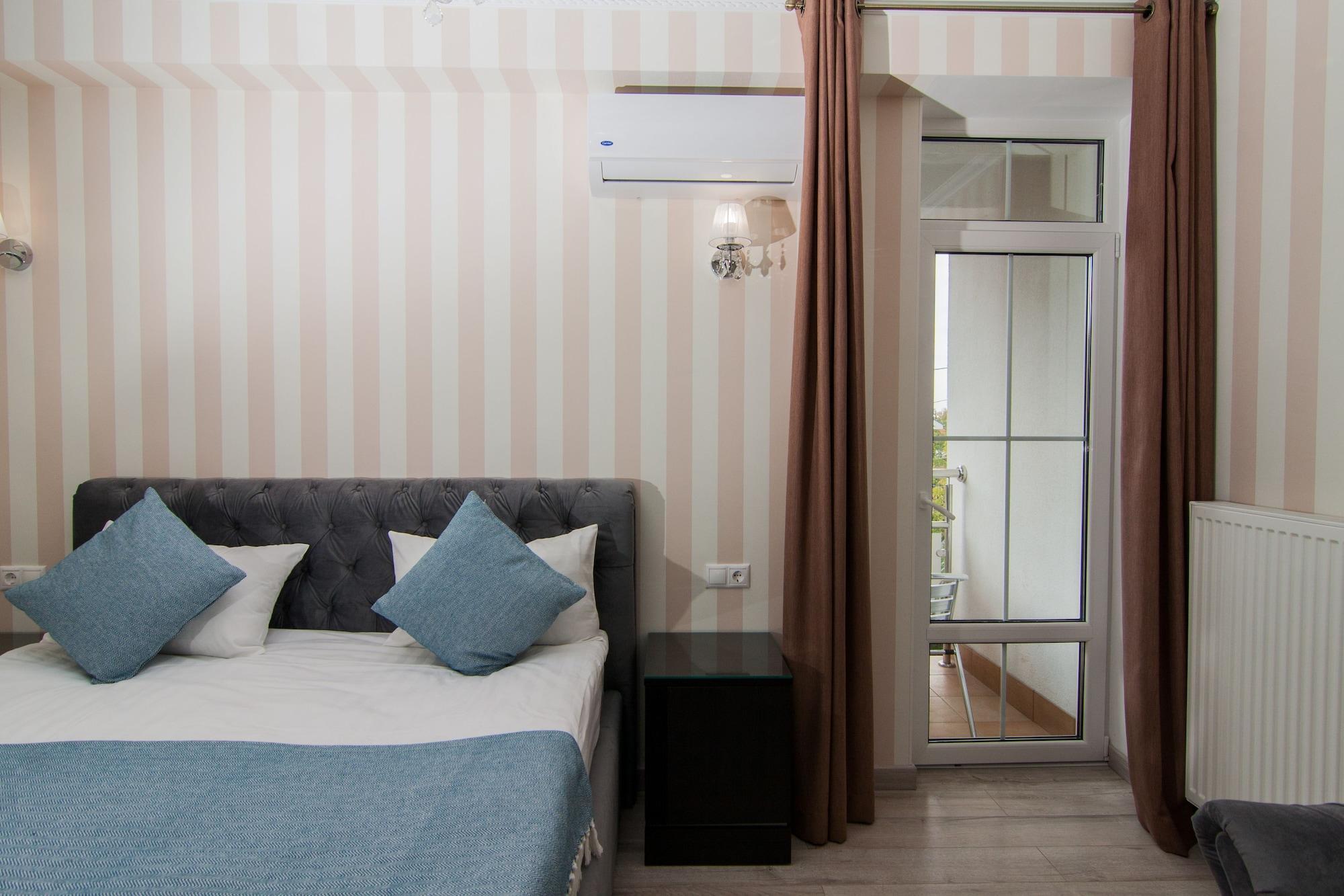 Klassik Hotel Kisinyov Kültér fotó