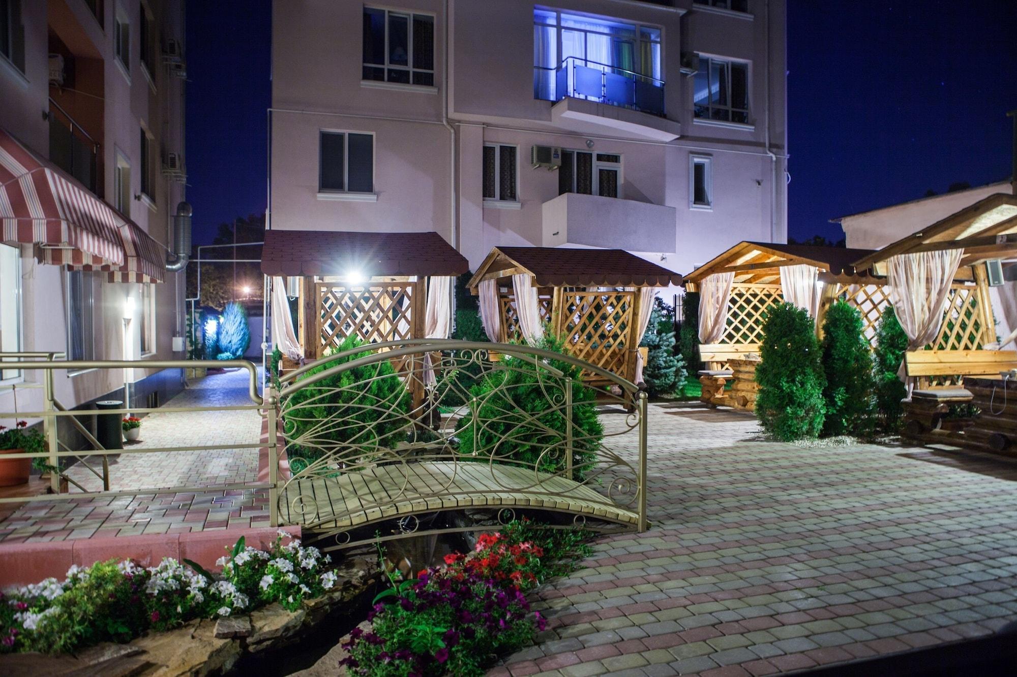 Klassik Hotel Kisinyov Kültér fotó