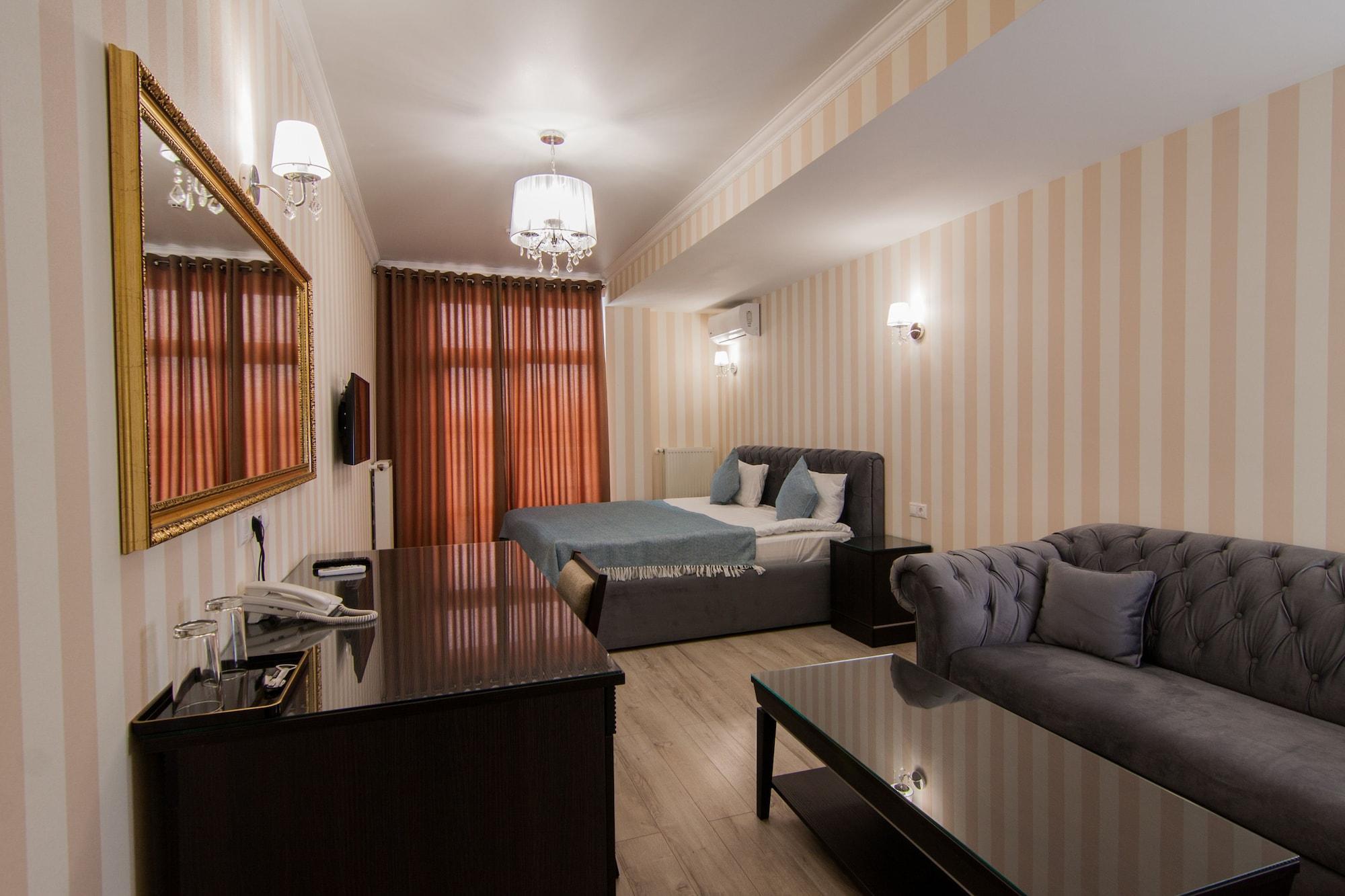 Klassik Hotel Kisinyov Kültér fotó