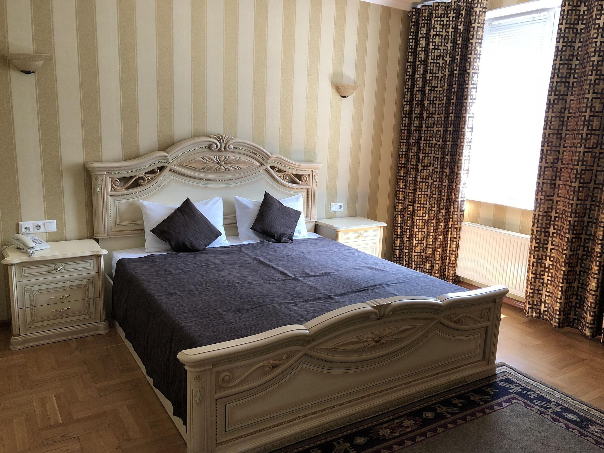 Klassik Hotel Kisinyov Kültér fotó