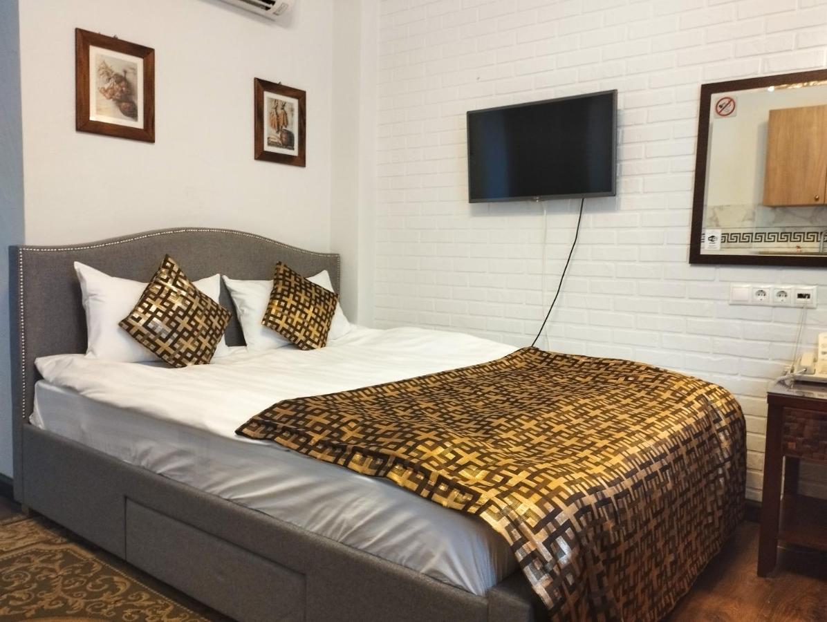 Klassik Hotel Kisinyov Kültér fotó