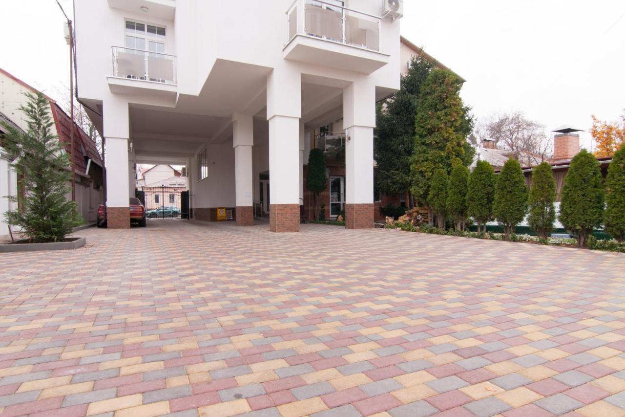 Klassik Hotel Kisinyov Kültér fotó
